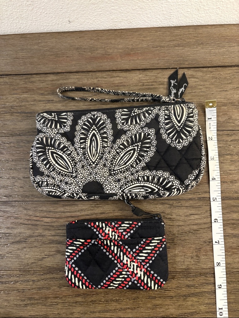 Lot of 2x EUC [Vera Bradley] Quilted Wristlet & Coin Purse, Black White Red - Picture 11 of 12
